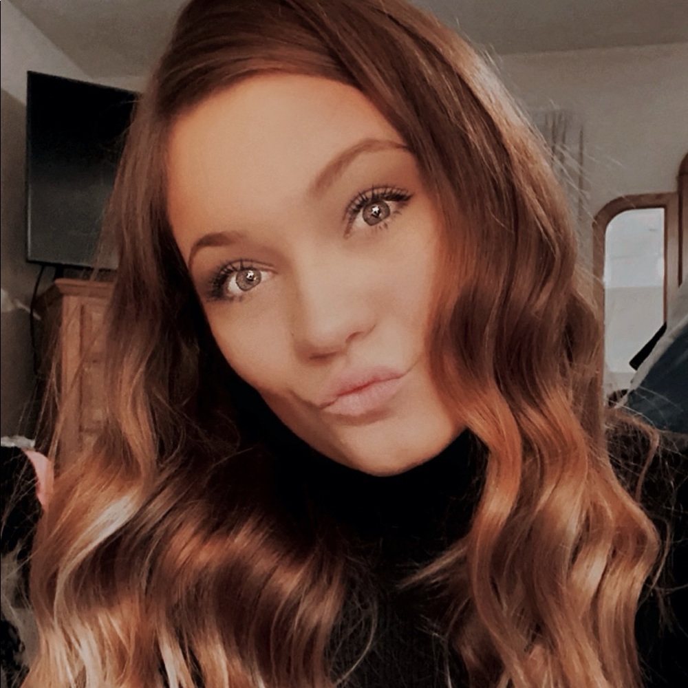 Meet your Posher, Alyson